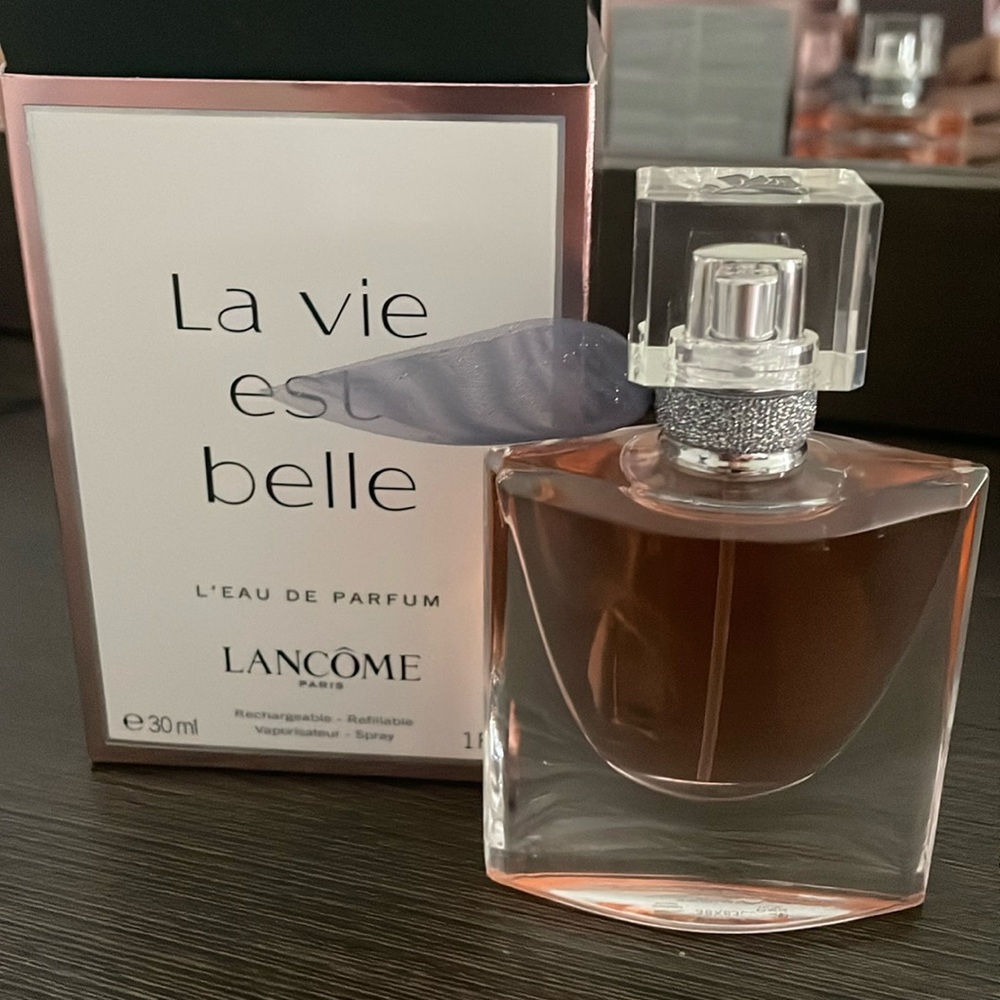 La vie est belle Eau de Parfum Women's Fragrance Refillable, 1 oz.
